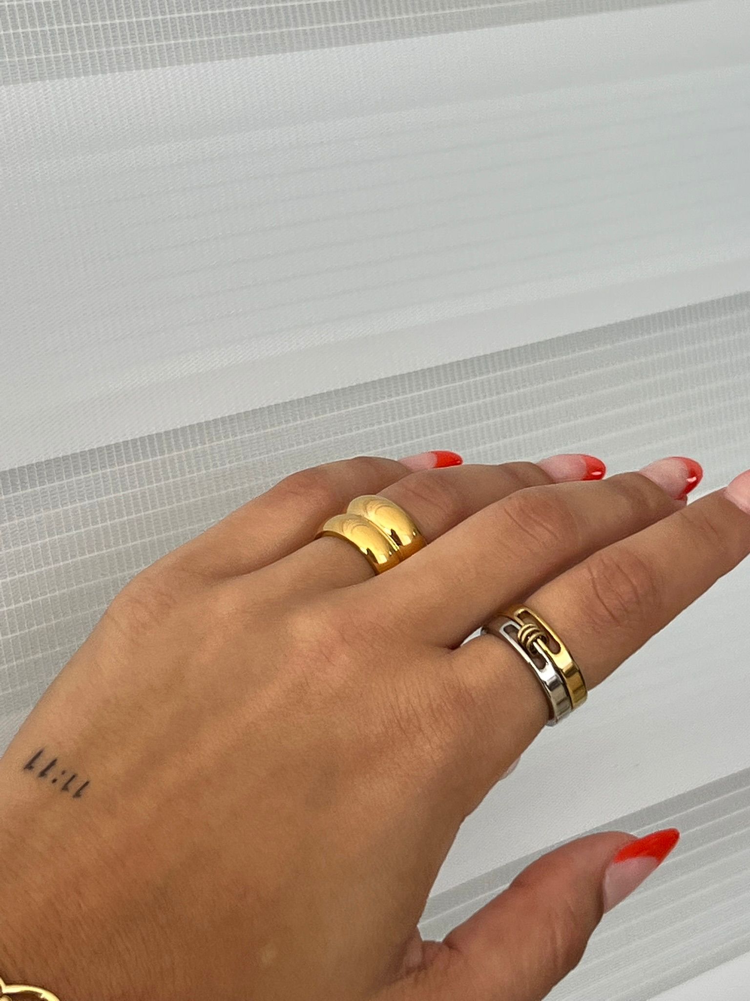 Tiny Flower Necklace